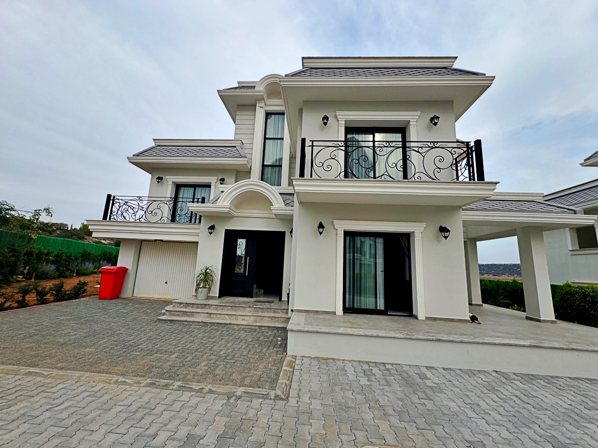  Exclusive 4+1 Villas with Private Pools | La Palazzo, İskele