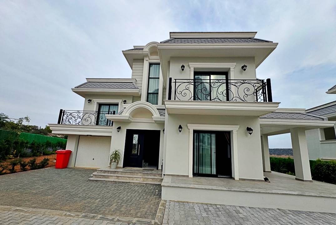  Exclusive 4+1 Villas with Private Pools | La Palazzo, İskele