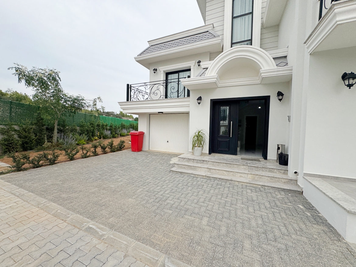  Exclusive 4+1 Villas with Private Pools | La Palazzo, İskele