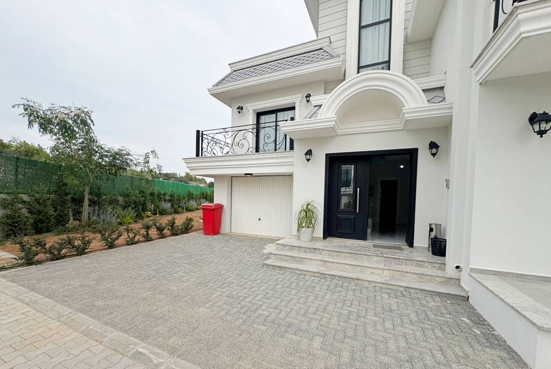  Exclusive 4+1 Villas with Private Pools | La Palazzo, İskele