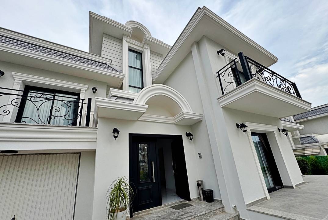  Exclusive 4+1 Villas with Private Pools | La Palazzo, İskele