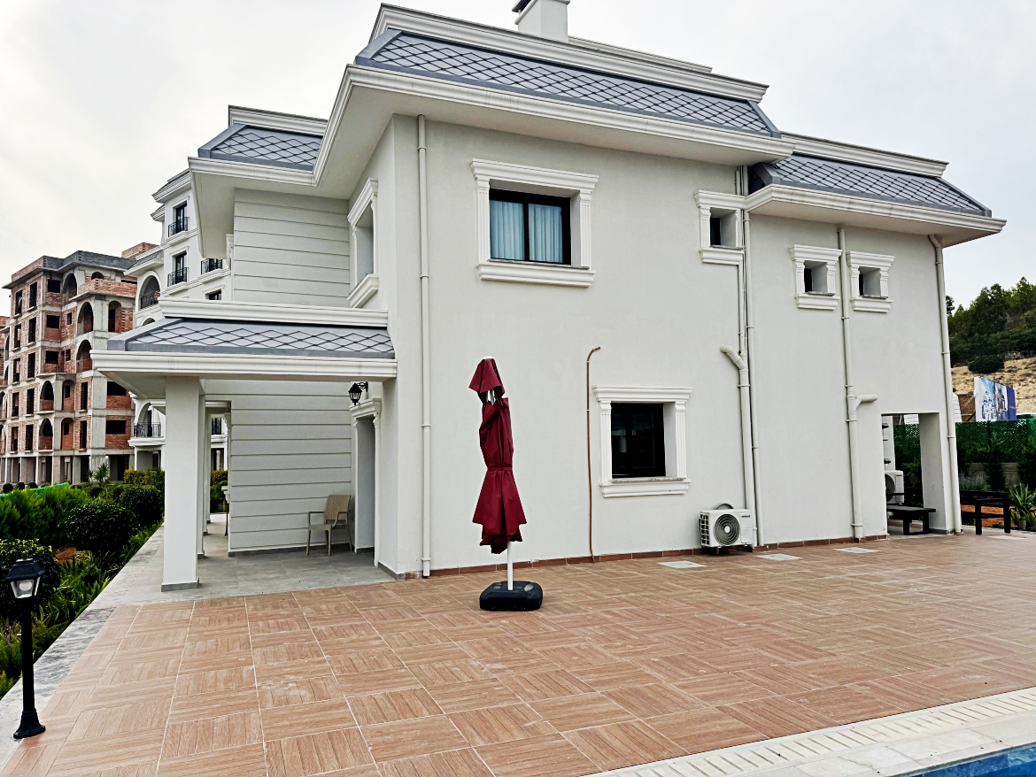  Exclusive 4+1 Villas with Private Pools | La Palazzo, İskele